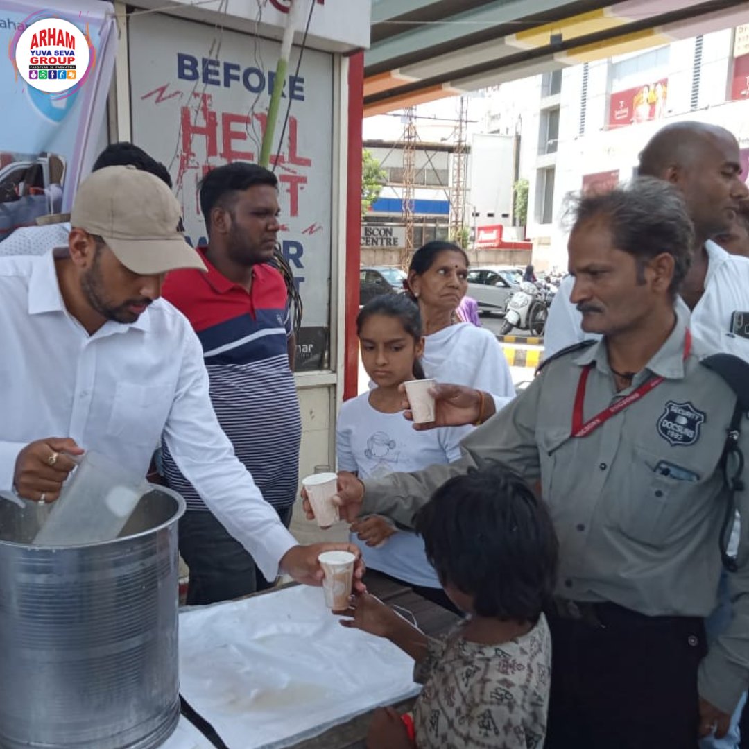AYSGIndia's tweet photo. Water u waiting for !?? 😉

Help serve a glass of water or buttermilk to every delivery man coming at your doorstep and do your bit

#aysg #ahmedabad #chaasvitran #buttermilkdrive #donation #ngo #kindness #drink #socialimpact #hydrateallthissummer #beattheheat #summerheat #Heat https://t.co/rsgfVb5Ixi