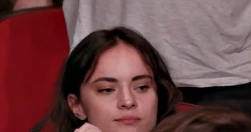 Sen nasıl bir güzelliksin yaa :(

#mevzularaçıkmikrofon #babalatv #Babala #pinc