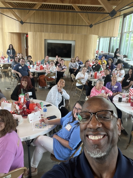Cpl. Porter presented campus and personal safety, de-escalation, and SafeZone information at the Student Affairs Administration Support Retreat on Tuesday, May 23. Learn more about the SafeZone app and turn your phone into a personal safety device.  uapd.uark.edu/community-outr…