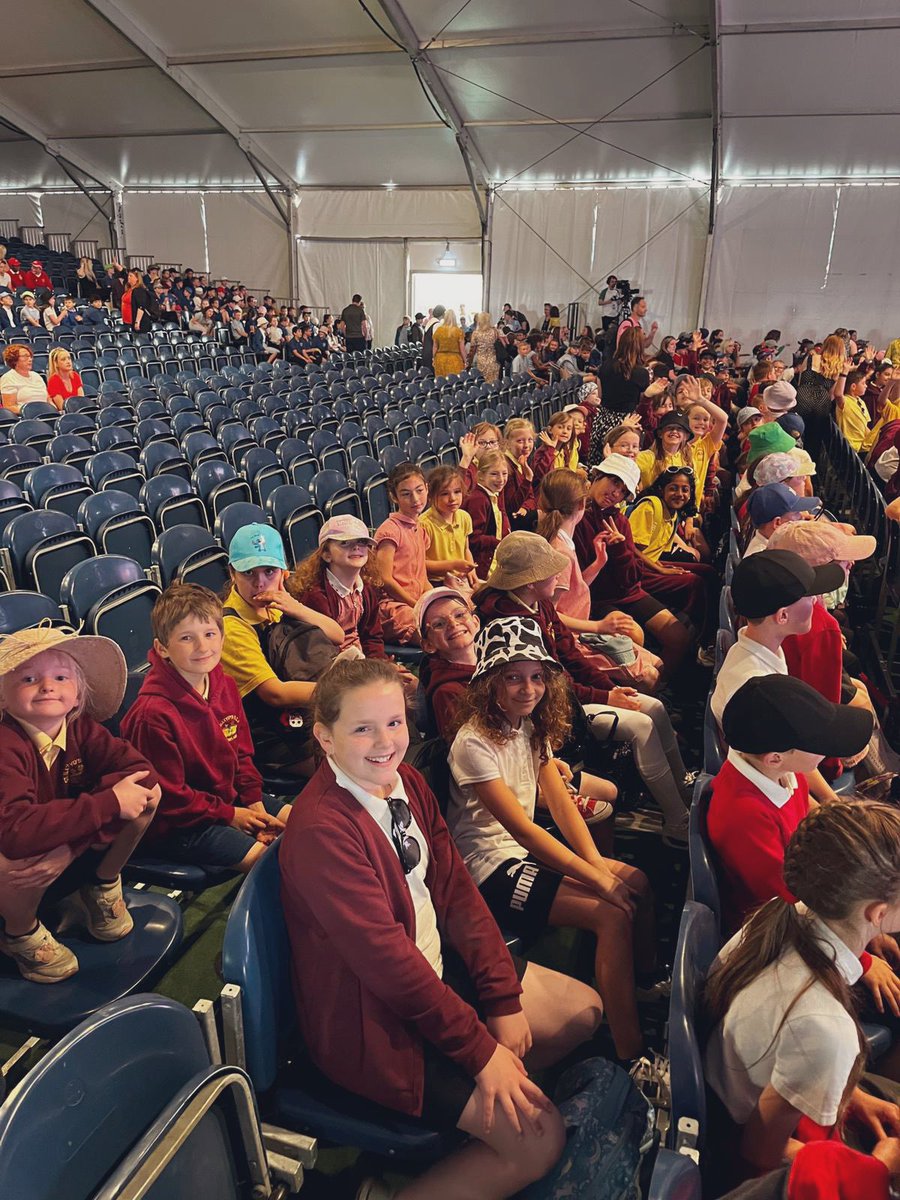Illtyds_RC's tweet photo. Our KS2 pupils attended a lecture with the amazing award winning author @emcarrollauthor today @hayfestival #HayOnWye who told of the story behind her new novel #TruthWaterLake #ClimateChange #Friendship #bcaLiteracy #bcaTrip https://t.co/wDXuiXOY8a