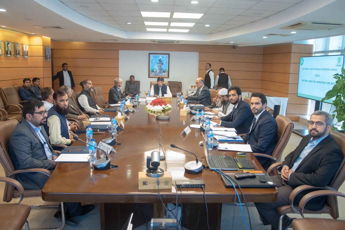 ECAC_PAK's tweet photo. Federal Minister for IT &amp; Telecom @MoitOfficial Syed Amin Ul Haq along with Federal Secretary IT, Mr. Navid Ahmed Shaikh, Director General (Telecom/Wireless) MoIT&amp;T Mr. Muhammad Jahanzeb &amp; Joint Secretary (Admn) MoIT&amp;T Mr. Aftab Rashid visited ECAC on Thursday 25th May 2023.(1/5) https://t.co/4xSJ64quIy