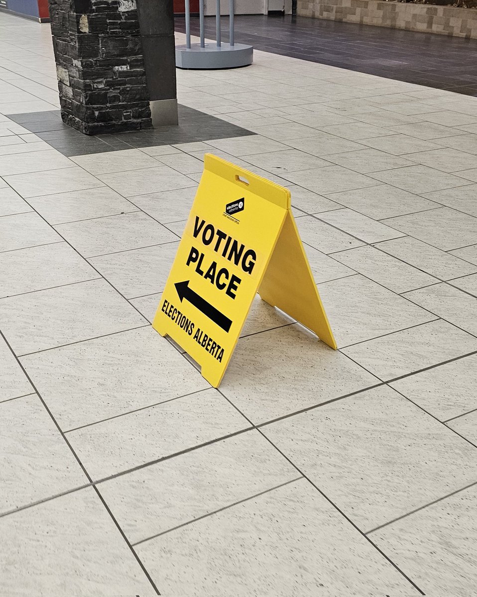 just voted at the airport... that's a new one (but it's such an ingenious place to put an advance poll)

needless to say it wasn't a hard choice. #abvotes #AlbertaElection2023