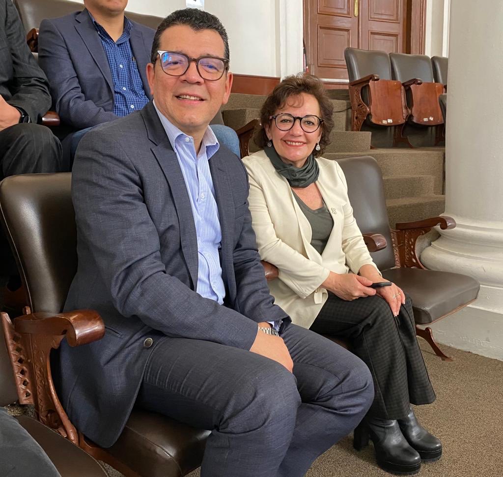 herr_marq's tweet photo. Cada vez más cerca en el Congreso Local, a la espera del dictamen de aprobación de las modificaciones a la Ley de Educación que suscribe la Jefa de Gobierno, Claudia Sheinbaum Pardo #OrgulloIRC https://t.co/BZMtmVmGtH