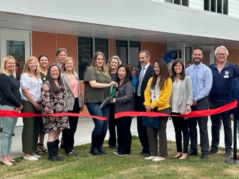 It’s official! The #ManhattanBeach Middle School’s music building is unveiled… thembnews.com/2023/05/24/436… @MBUSDnews