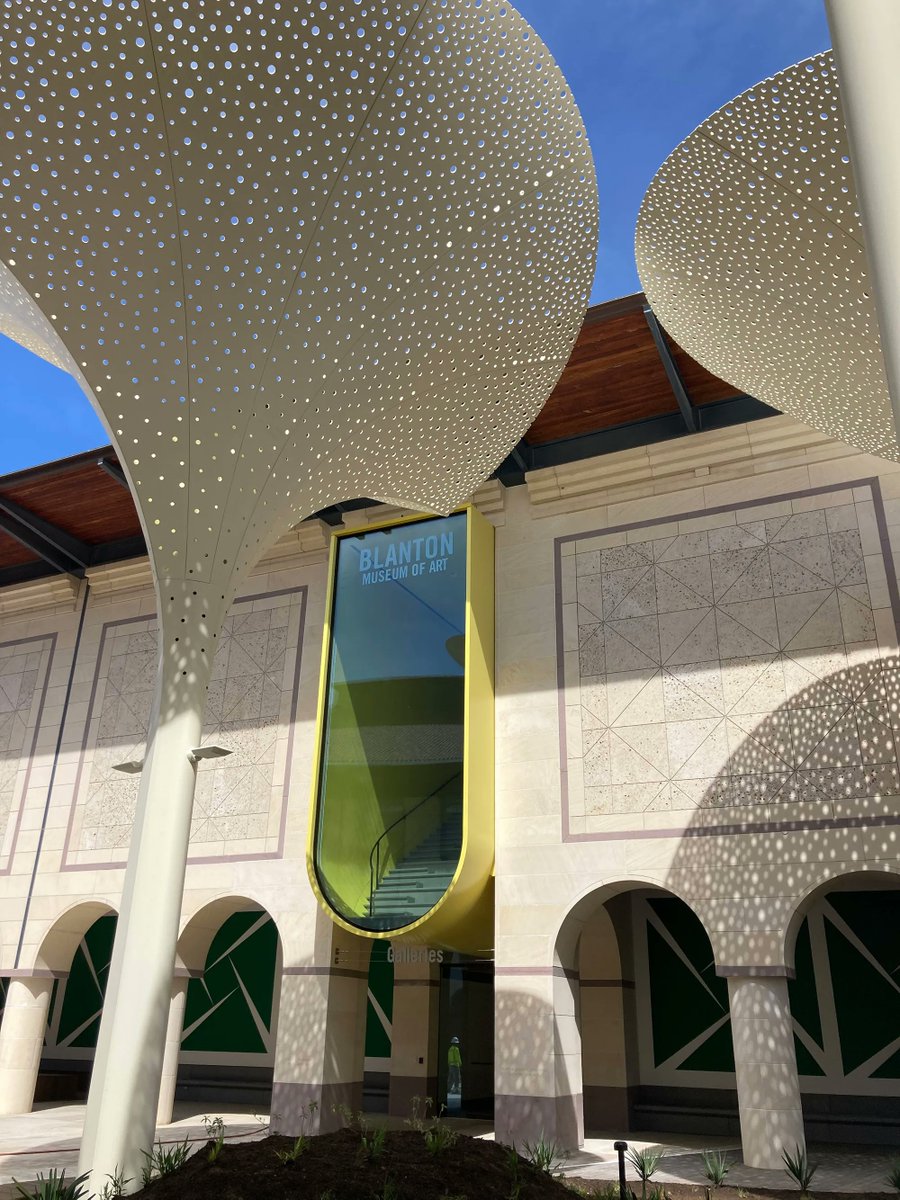 archinect's tweet image. Snøhetta&apos;s Blanton New Grounds redesign opens at the University of Texas at Austin 

arcnct.co/3BSz6Tc 

📸 Sloan Breeden @snohetta @UTAustin @BlantonMuseum #AustinArchitecture