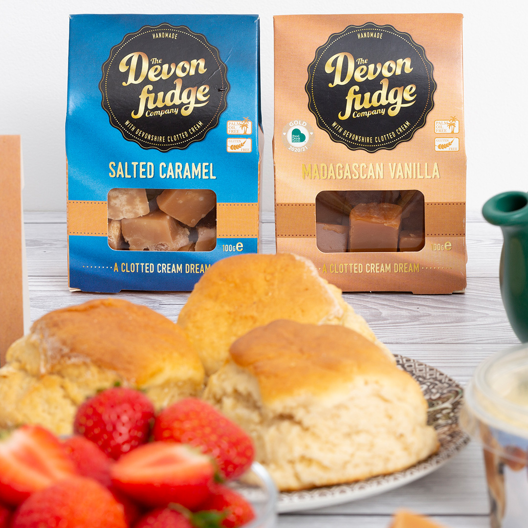 devon_creamteas's tweet photo. Father's Day Made Easy β
Treat Dad to the best of the West this Fatherβs Day!
Enjoy the finest West Country treats, from sweet Scones to savoury Pasties, all wrapped up in one delightful package.
Pre-orders yours hereβ https://t.co/UvHUXmzx78
#SliceOfDevon https://t.co/IwDvD7LHbp