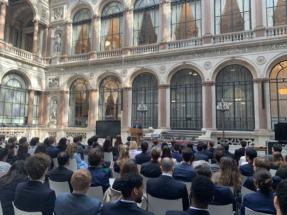 tariqahmadbt's tweet image. Delighted to address the joint training of UK 🇬🇧 &amp;amp; French 🇫🇷 diplomats this morning. I reminded them of the importance of personal relationships as our countries work together across the board. Best of luck in their careers!