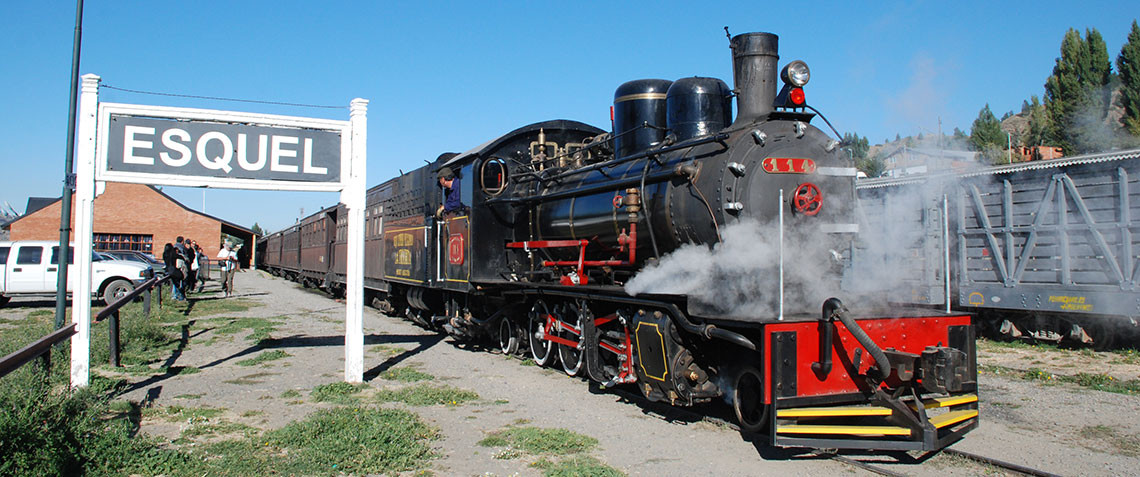 arcionimariano's tweet photo. Muy emocionados de que nuestro emblema el Viejo Expreso Patagónico @LaTrochitaOk  hoy cumpla 78 años de su primer arribo a #Esquel. https://t.co/3Cee0a6pst