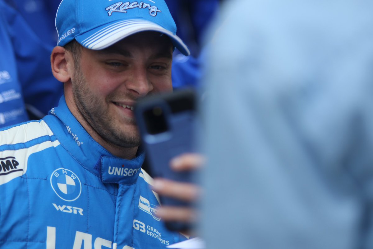 LaserRacing's tweet image. Since it's a 5 day week, and there's no racing this weekend, we thought you may need a few more bonus photos from Snetterton to get you though to the Bank Holiday.

📷 Photos by @DRHurrell 

#WeAreLaserToolsRacing #MBMotorsport #BTCC