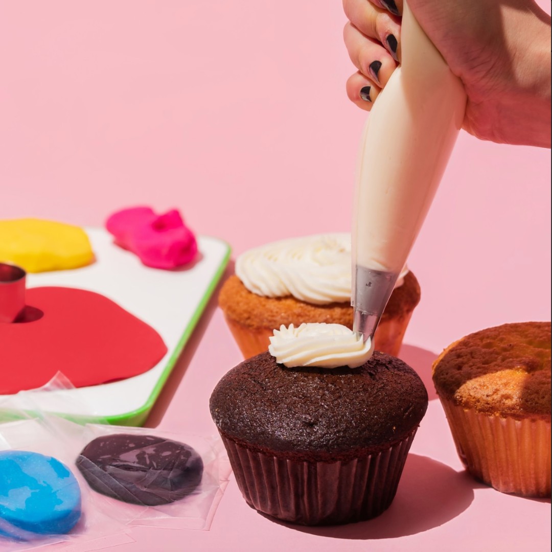 Myself and @goldbelly are bringing you the means to DIY your very own jumbo Charm City cupcakes, complete with instructions from Duff himself! Your DIY Cupcake Kit has tools and materials to decorate four jumbo cupcake designs!
