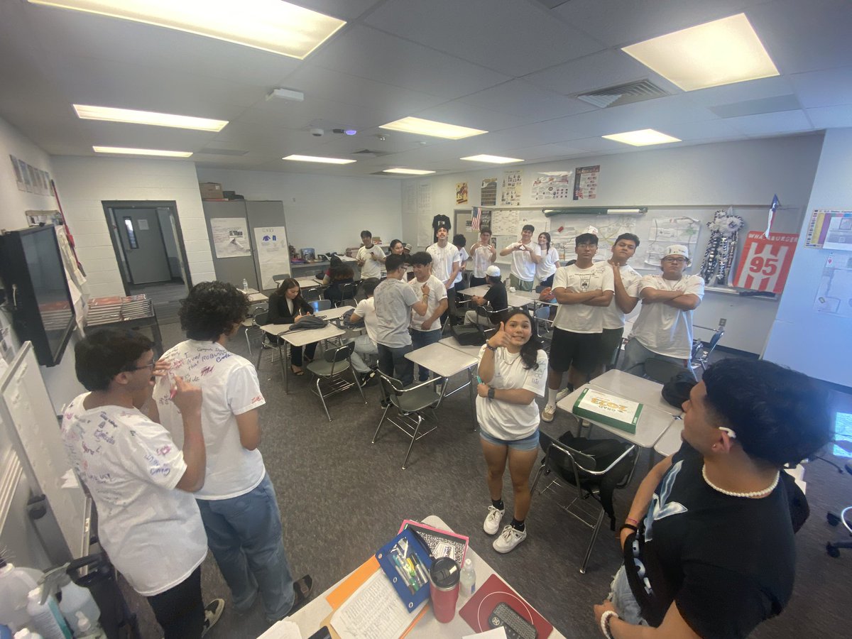 “Yup in my white Tee”.  Sign a white Tee for seniors yesterday! #ScorpionStrong <a href="/ClintISD/">Clint ISD</a>