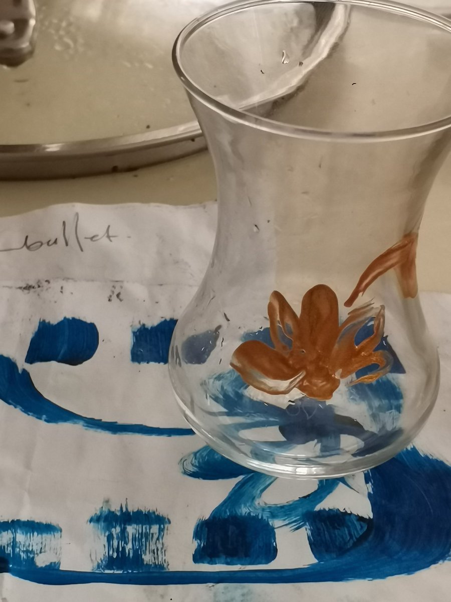 MetSender's tweet image. Just got done with my newest piece " New Spanish Elegy "... Straight paplo bite run automatism, it was. Like brewing Queens grand keys within clouds.