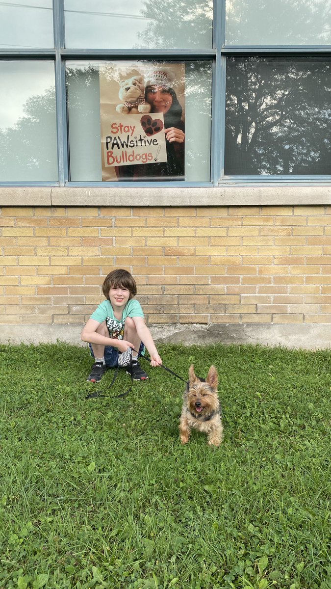 ⁦<a href="/WinstonPSLDSB/">Winston Churchill PS</a>⁩ ⁦<a href="/ASbulldogs/">AndersonBulldogs</a>⁩ ⁦<a href="/LimestoneDSB/">Limestone District School Board</a>⁩ ⁦<a href="/Pixel8Plays/">pixel8plays</a>⁩ Found in memories. Now that’s #schoolspirit ! #throwbackthursday #wcps #pixel8plays #teachersrule #dogsrule 📚🐶👾❤️👐