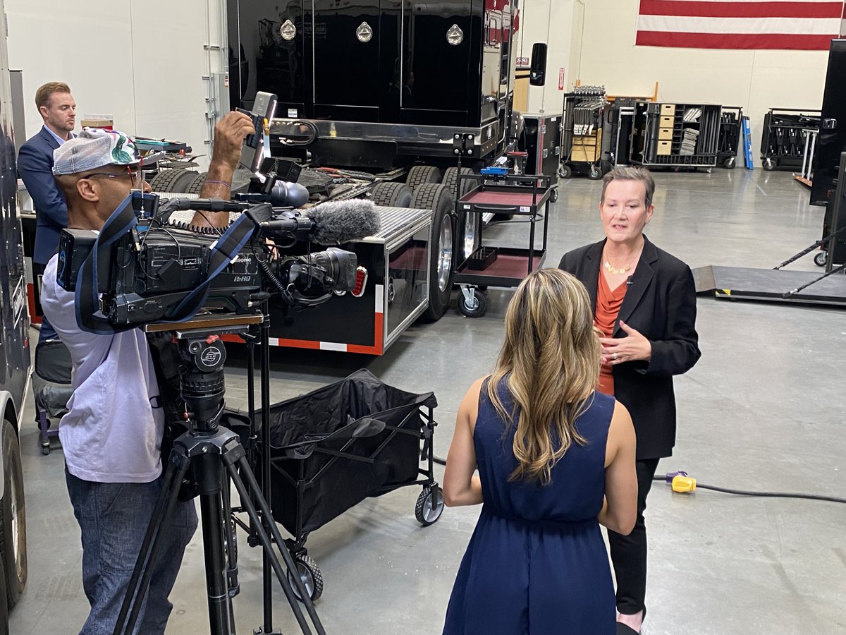 Karl Nickoley and #OnLocationProduction - with funding from #BankofNevada - are adding resources required by TV/Film/Commercial production crews - aiming to bring more business to #nevada 
Thx <a href="/FOX5Vegas/">FOX5 Las Vegas</a> 
fox5vegas.com/2023/05/24/rol…