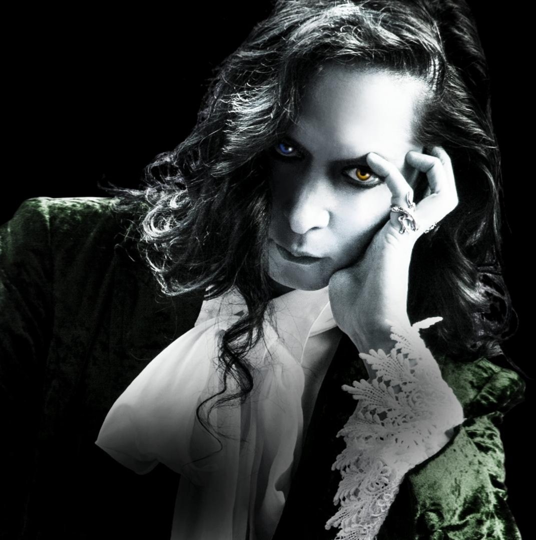 design_misaki's tweet photo. #ドラキュラの日
#ISSAY
#vampiresday https://t.co/57qeMwfKE4