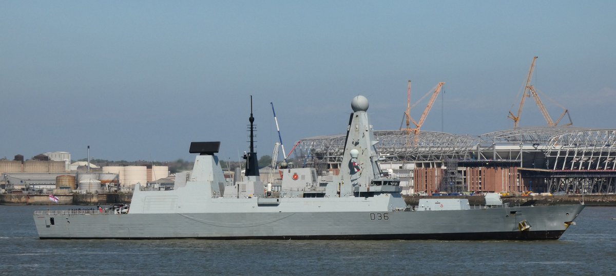 WarshipCam's tweet image. HMS Defender (D36) Daring-class air defence destroyer coming into Liverpool, England - May 25, 2023 #hmsdefender #d36 

SRC: TW-@Streetgang42