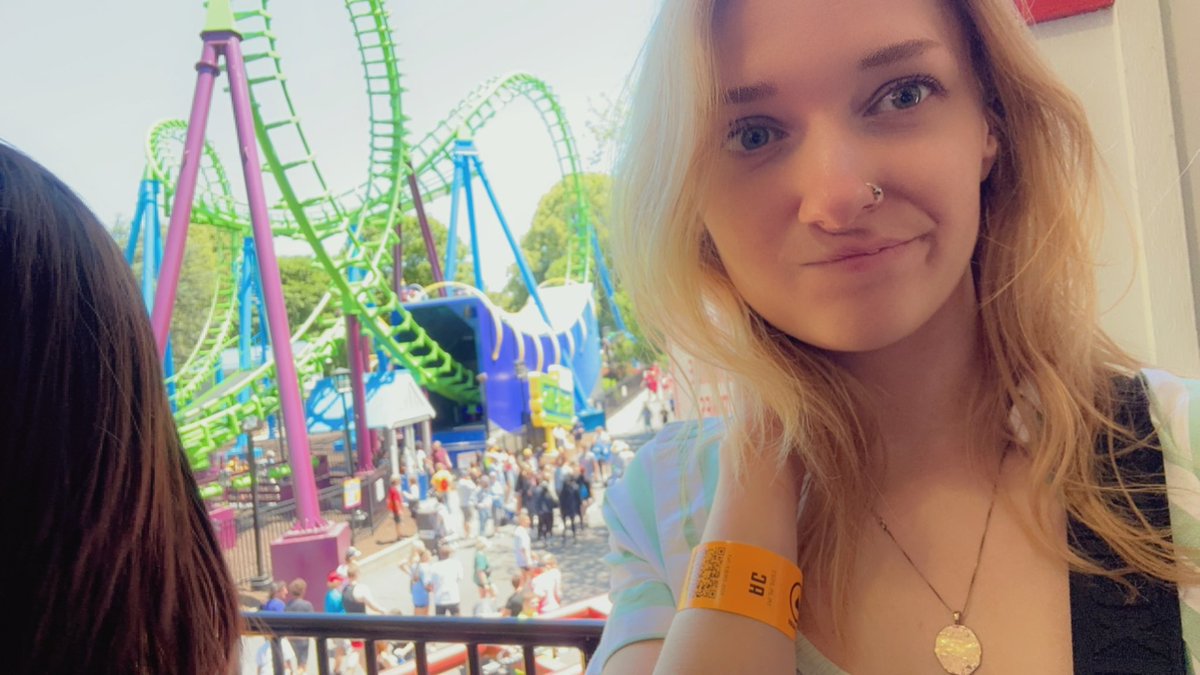 ImTasuh's tweet image. Just had someone recognize me, but not sure if it’s for streaming or ass shaking? 😂