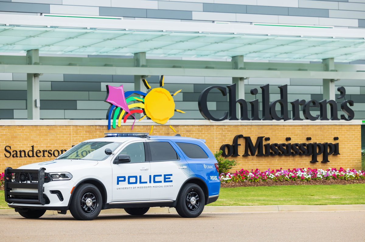 UMMCPolice's tweet photo. Photoshoot results! Lookin sharp out there on campus! 🚔🚨 #UMMCPD https://t.co/Bq6NuOrPTH