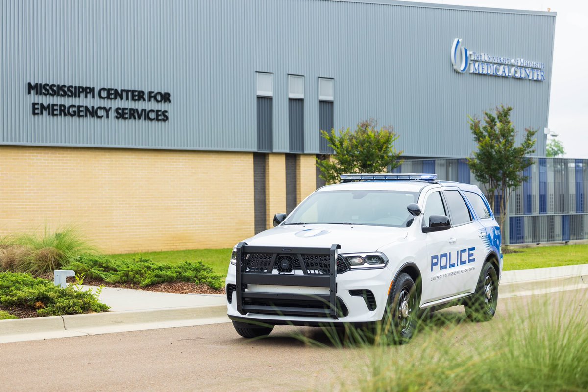 UMMCPolice's tweet photo. Photoshoot results! Lookin sharp out there on campus! 🚔🚨 #UMMCPD https://t.co/Bq6NuOrPTH