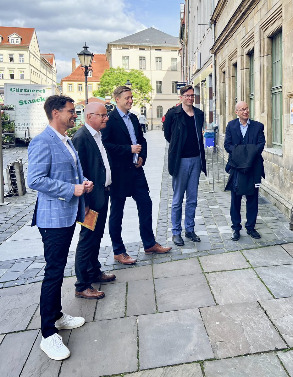AndreNeumannABG's tweet photo. Vertreter des Bundesministeriums für Kultur und Vertreter des Land Thüringens schauen was in Altenburg gerade alles passiert. Lindenau-Museum, Residenzschloss, Thüringenportal, Yosephinum (Spiele-Erlebnis-Welt), Touristische Innenstadt und vieles mehr. Sie waren begeistert. https://t.co/k2cysA1FDy