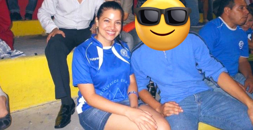 LauraPocaSV's tweet photo. Desde que tengo memoria siempre anduve apoyando a mi querido #ElRoble aunque nunca subiéramos de división🥲🥲🥲

Desde aguantar pedradas en Santa Rosa de Lima, cuando el Roble jugó con Limeño, bolsadas de agua en el #Cusca en el único partido que tuvo con Alianza ….Hasta Salir en la portada de la revista #Marca 😌😌

Y no soy creída😌.

Por cierto hasta directiva de mi equipo fuí, que no paso como algunos del 3% fanfarroneando lo que he logrado y lo que soy, es otra cosa 😎