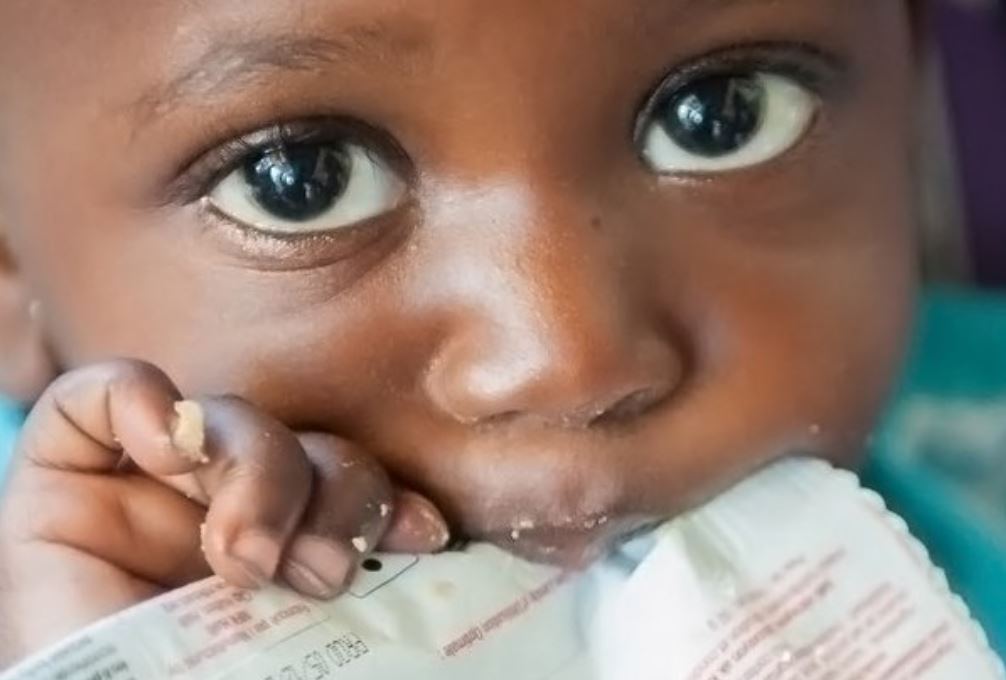 eaglexray's tweet image. Read how Edesia Nutrition uses Eagle x-ray machines to detect contaminants in ready-to-use foods that are packaged in foil pouches and then sent to vulnerable populations to treat and prevent malnutrition. buff.ly/2Rv3riA #foodsafety #contaminantdetection