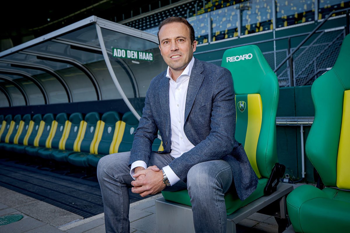 oranjefussball's tweet photo. Was macht eigentlich Ex-#HSV-Profi Joris #Mathijsen? Der 43-jährige ist ab sofort neuer Technischer Direktor bei #ADODenHaag. Auf Mathijsen kommt viel Arbeit zu: Einen Nachfolger für Trainer Dick Advocaat finden und eine schlagkräftige Mannschaft auf die Beine stellen. https://t.co/qnwQmWXr5L