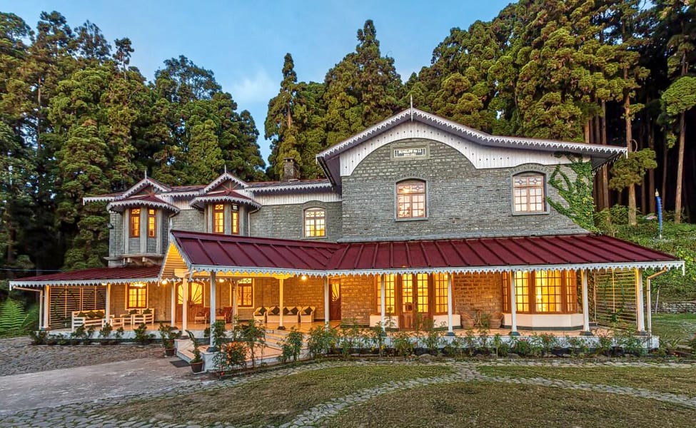 nilanjanbasuind's tweet photo. In addition to the delicious &amp; nourishing meals, these resorts are situated in a cool surroundings which will take you to a different world, full of exotic views, verdant greenery, pleasant climate, combining serenity and adventure, both. #experientialtour #offbeatspot #bestoffer https://t.co/DWUp5qZBrT