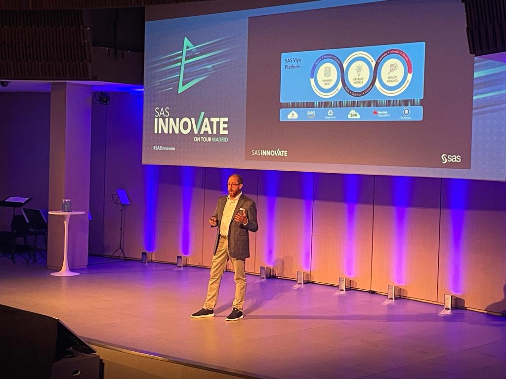 SASEspana's tweet photo. ¡#SASInnovateMadrid ha sido todo lo que esperabamos y más!

Una oportunidad de compartir nuestra visión de la #IA y la #AnalíticaAvanzada, hablar de sus beneficios para organizaciones y personas y vislumbrar cómo, aunando ética e innovación, podemos lograr un futuro mejor.🦾💪 https://t.co/hKfePyVt6k