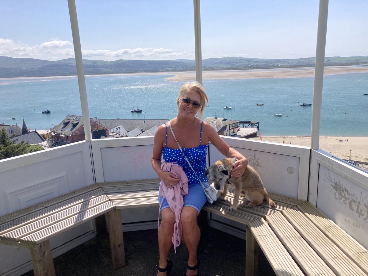 Aberdovey Bandstand with Mum 🐕