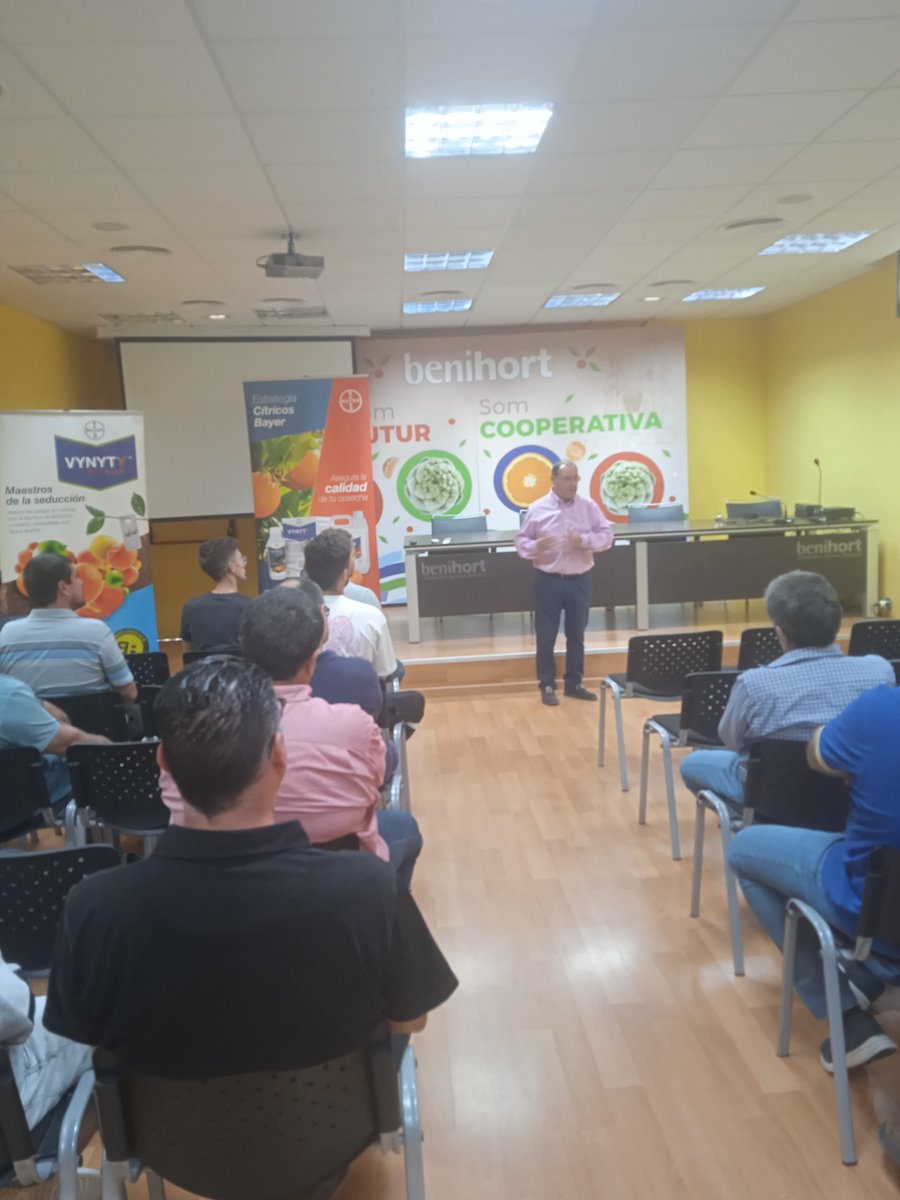 Avui estem a benihort
Presentació estrategia  bayer citrics.