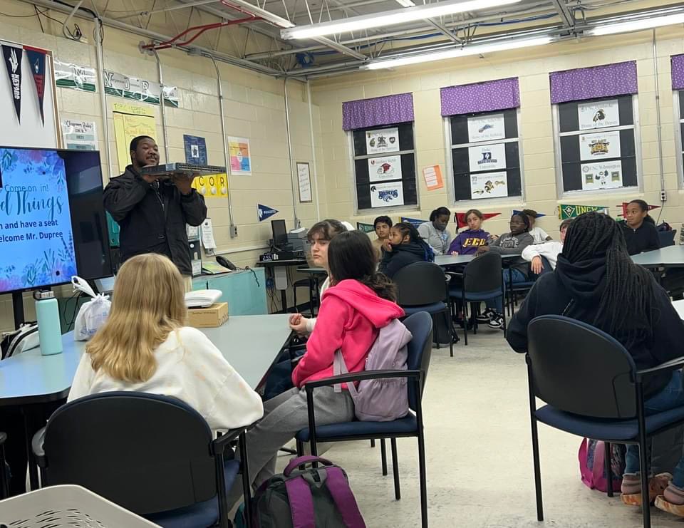 CM Eppes tweet media