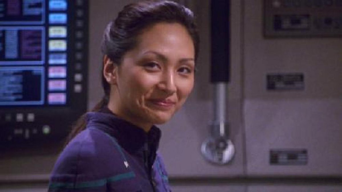 I love her smile😍

#startrek #startrekenterprise #scifi #tvseries #actress #scene #smile #quotes