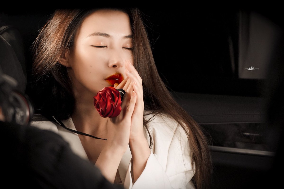 NeednoMarcy's tweet photo. It’s been such a long time since I last tweeted. Drop this pic here like Daimeng is 🙏 for liberation. https://t.co/lBukNuRVP8