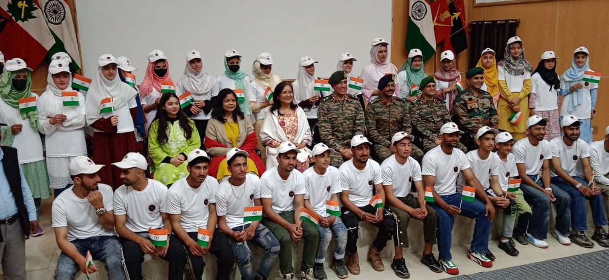 Celebrating diversity and talent! NorthKashmir students get an incredible chance to showcase their skills at the 8th International Convention of SPIC MACAY. Kudos to Indian Army for providing this wonderful opportunity!