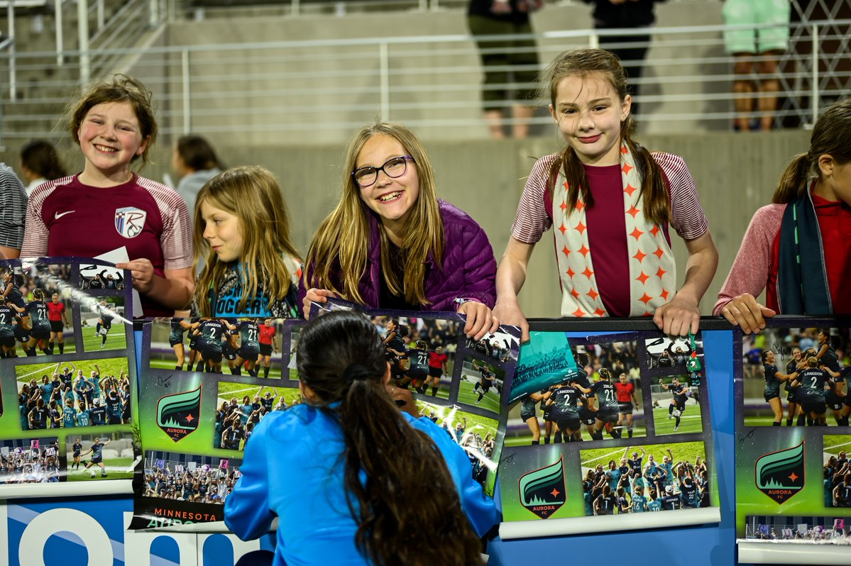 Minnesota Aurora FC (@mnaurorafc) on Twitter photo Did you get to Autograph Alley last night? Share your pics #AuroraSmiles ⬇️
Presented by <a href="/pentzhomes/">Pentz Homes</a> 💫 Did you get to Autograph Alley last night? Share your pics #AuroraSmiles ⬇️
Presented by <a href="/pentzhomes/">Pentz Homes</a> 💫
