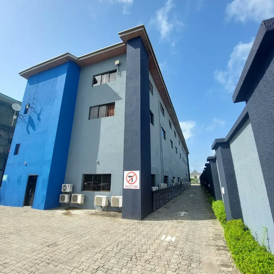 fyessentials's tweet image. #thursdaythrowback 
#Projectdelivered @
Providence street, Lekki phase1 

Make the SmartChoice for your building today

0706 913 2488 

#MakeSandtexTheSmartChoice
#SandtexAffordableQualityPaint
#sandtextradeSmooth #sandtextrade #sandtexvme #sandtexcolourspecialist #sandtexsatin