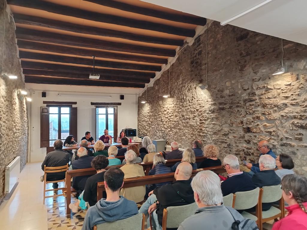 Propostes molt interessants per garantir el dret a l'habitatge als pobles rurals, de la mà de l'experiència de <a href="/facallos/">sebastià mata molinero</a> i gràcies a l'empenta d'<a href="/AmuntSalas/">AmuntSalàs</a>. Polítiques reals i aterrades d'habitatge que proposem per governar als nostres ajuntaments i revertir el despoblament