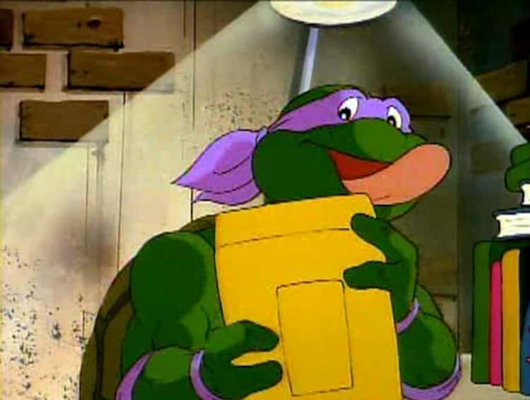 TurtleRecallPod's tweet image. 🚨NEW PODCAST🚨

This week we are looking at DONTELLO'S DEGREE. Irma has to pretend to be Donna Tello to save the world from going bald  

News Items: Splintered Fate, Jada Sewer Playset  

#TMNT #LetsHaulShell
podcasters.spotify.com/pod/show/turtl…