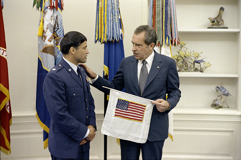 #Nixon50 #OTD 5/25/1973 There are many special flags in our museum collection but we think this one is priceless. The 'Dramesi Flag' is on display in our museum. It was displayed at the White House POW Dinner & presented the next day to President Nixon by Col. John A Dramesi
1/2