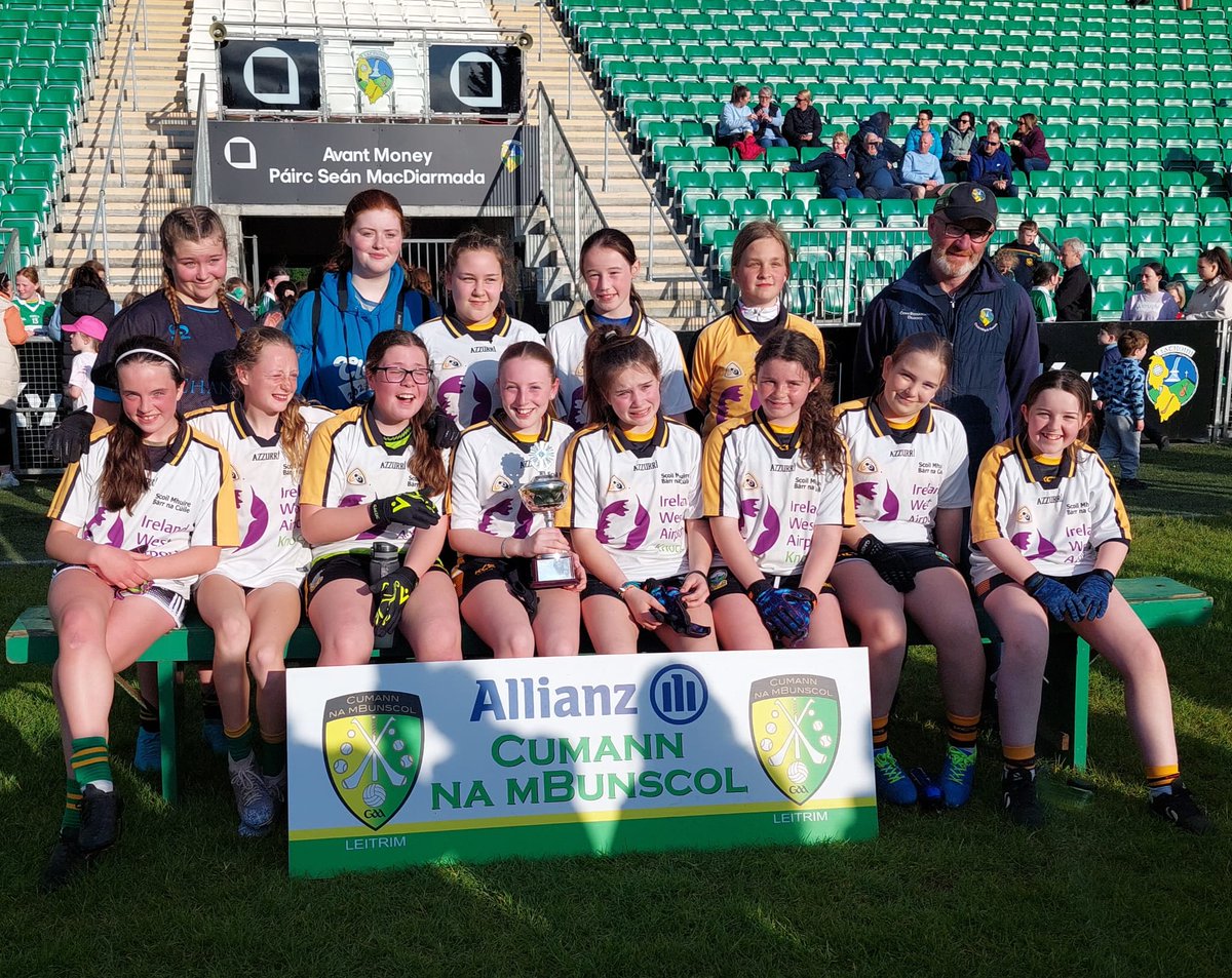 cnmbleitrim's tweet photo. It has been a memorable playing season for Scoil Mhuire NS, Bornacoola, who this week added the Boys Division 4 and Girls Division 3 Cups to their Mini 7s double achieved last month. 24 games played and 24 wins for the boys and girls!! 👏👏👏 @AllianzIreland @cnambnaisiunta https://t.co/AoBm4B8Zlz