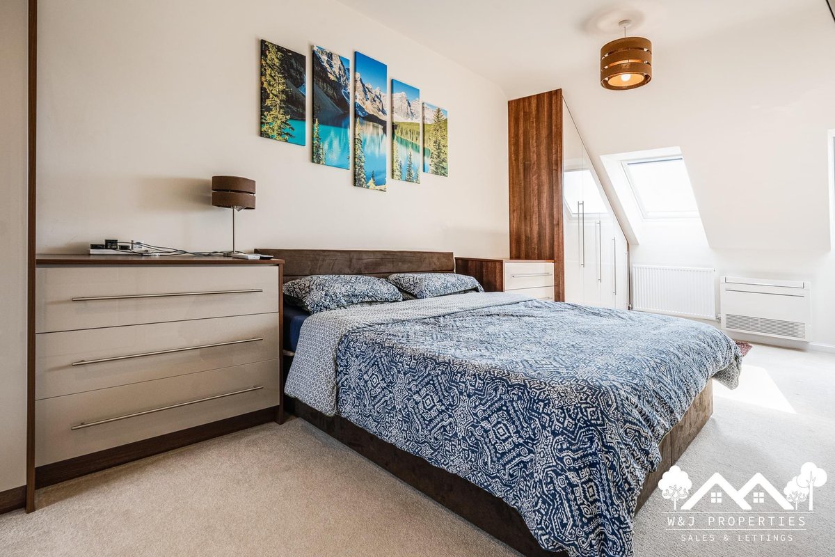 WJ_Properties's tweet photo. W&amp;J Properties is pleased to share with you its latest sneak preview! 🏡

#Sneakpreview #Prescot #3Bedroom #3Bathrooms #Firsttimebuyer #Parking #Reargarden 🤩 https://t.co/V5DypOOLeg