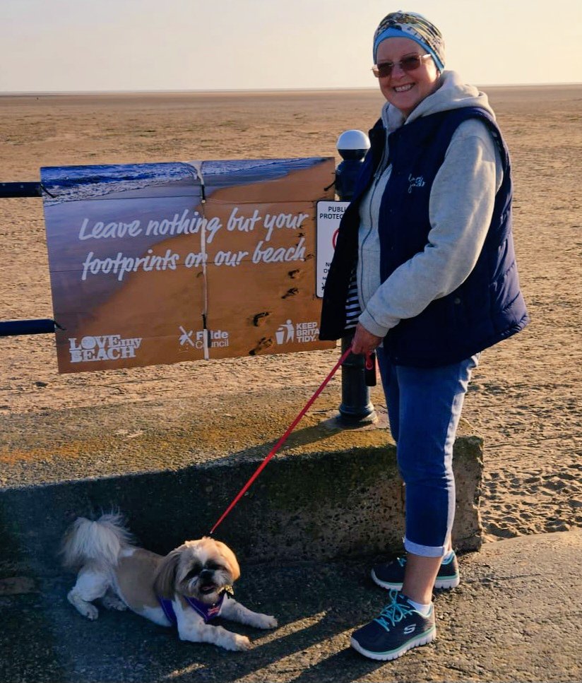 Here's a little reminder about beach behaviour for anyone who needs it. We are lucky to have a gorgeous beach in St Annes, and we want to keep it that way. 😀

#dogsoftwitter 
#DogsOnTwitter 
#fyldecoast