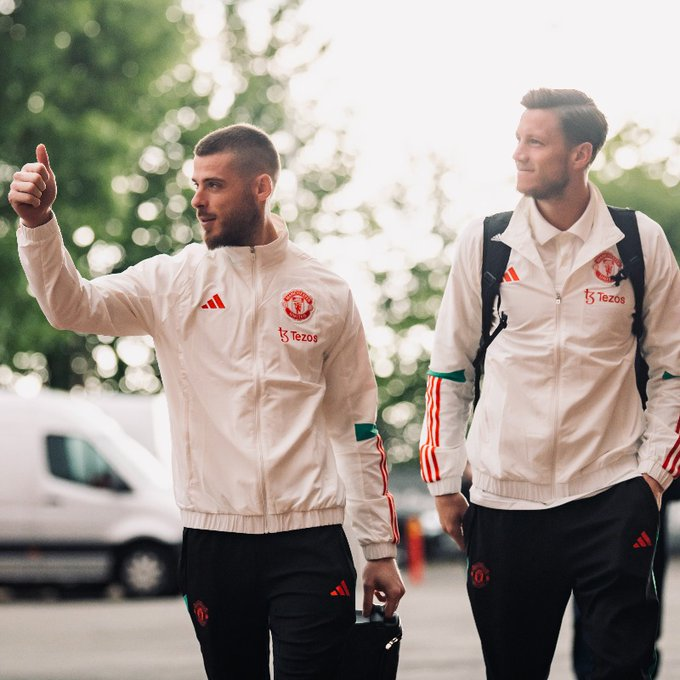 MUTV_GO's tweet photo. New attire, same focus 🧠💯

more:📺📷@MUTV_GO  |  #MUTV_GO

#MUFC  |  #ManUtd | #MUNCHE https://t.co/XWNmQQBUNO