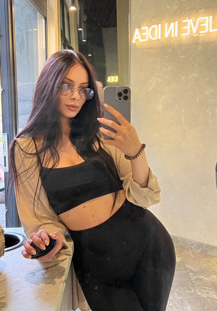 LeraZabalueva97's tweet photo. Wish you a good evening ❤️ https://t.co/RPWMH44Tz9