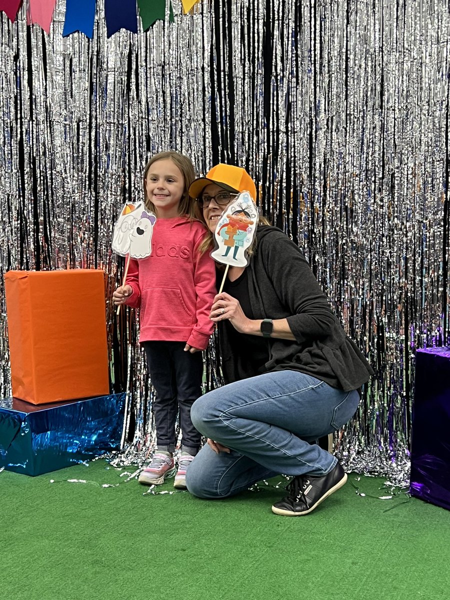What an amazing memory for our littlest learners to celebrate the love of reading. Round of applause for Cory, Steph, and the ECC team. Proud day to be a Fox! <a href="/LBookends/">LibrarianBookends (Steph 💛& Mary❤️) #alaac24</a> <a href="/Yorkville115/">Yorkville Community Unit School District 115</a>
