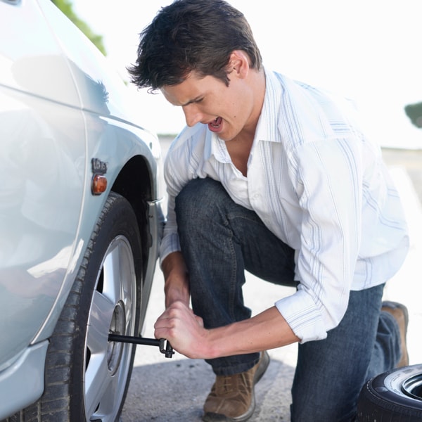 Changing a flat tire starts with following these pointers. #DIY #lifetips  cpix.me/a/170269665