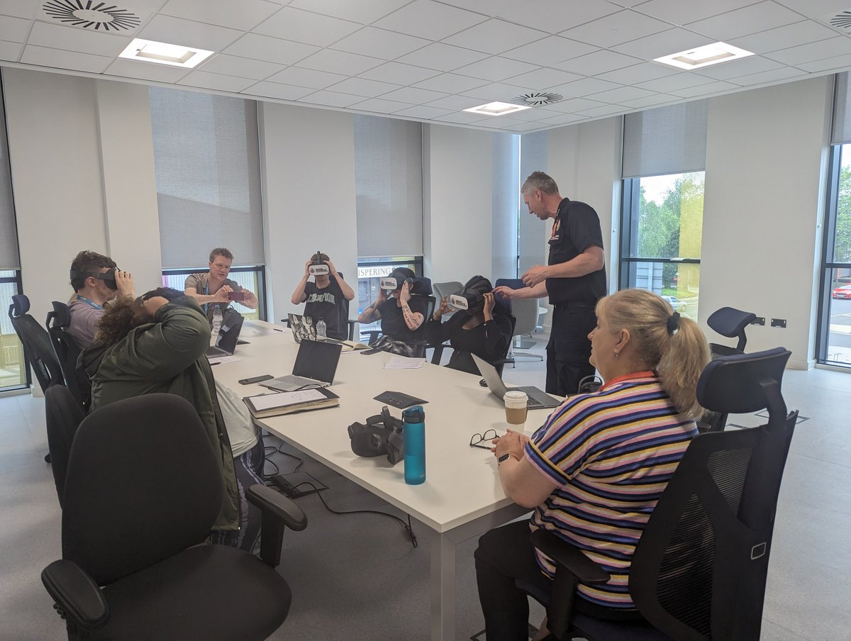 TMCClickStudio's tweet image. Busy day today with @ucenmcr  students taking on a new live brief for @manchesterfire watch this space for updates! #graphicsstudents #employability