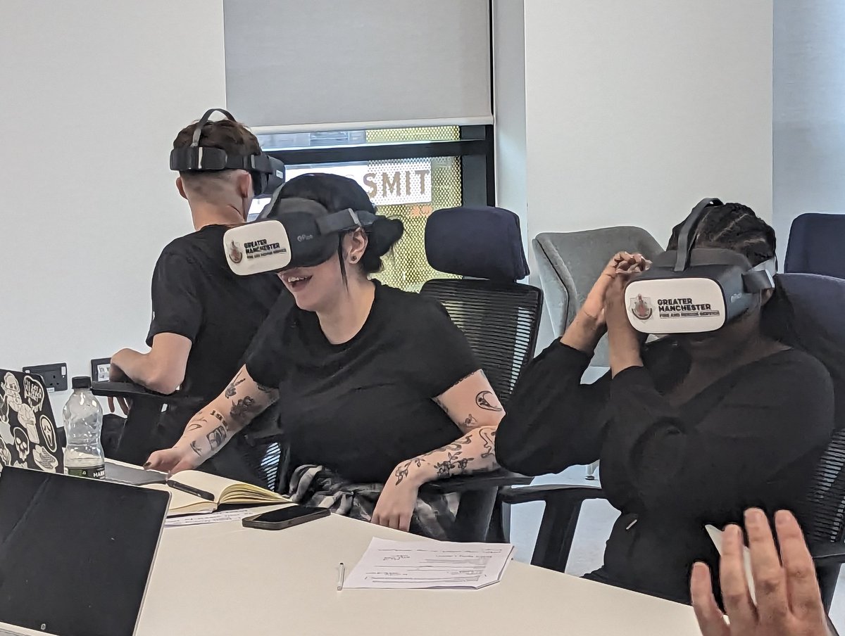 TMCClickStudio's tweet image. Busy day today with @ucenmcr  students taking on a new live brief for @manchesterfire watch this space for updates! #graphicsstudents #employability