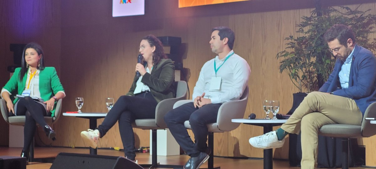 rvelascoch's tweet photo. #12STProdem Gran reconocimiento a iNNpulsa Colombia como actor fundamental en el ecosistema de emprendimiento a nivel nacional. https://t.co/ZYzYFMgCEK